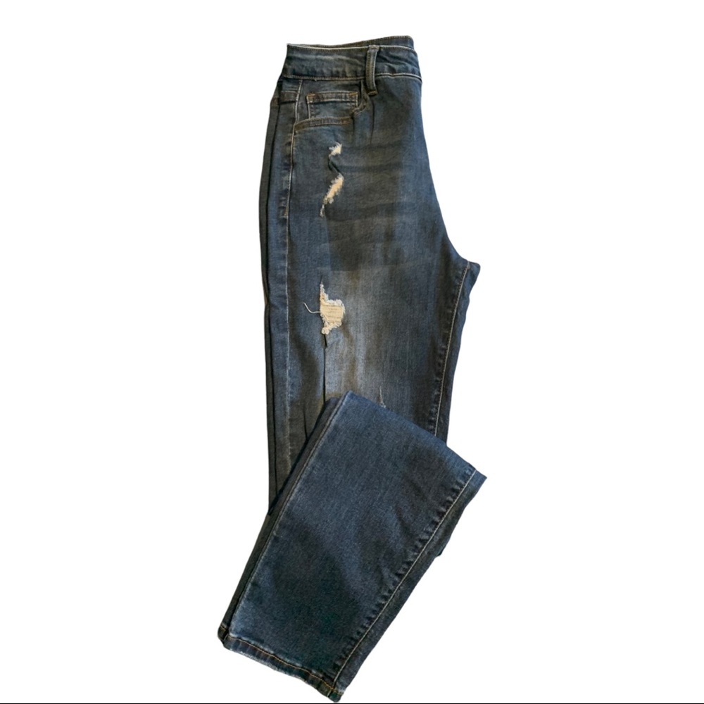 KARA AND KATE 🌻BRAND NEW! DISTRESSED SKINNY JEANS SIZE 29/29 10’ inseam
